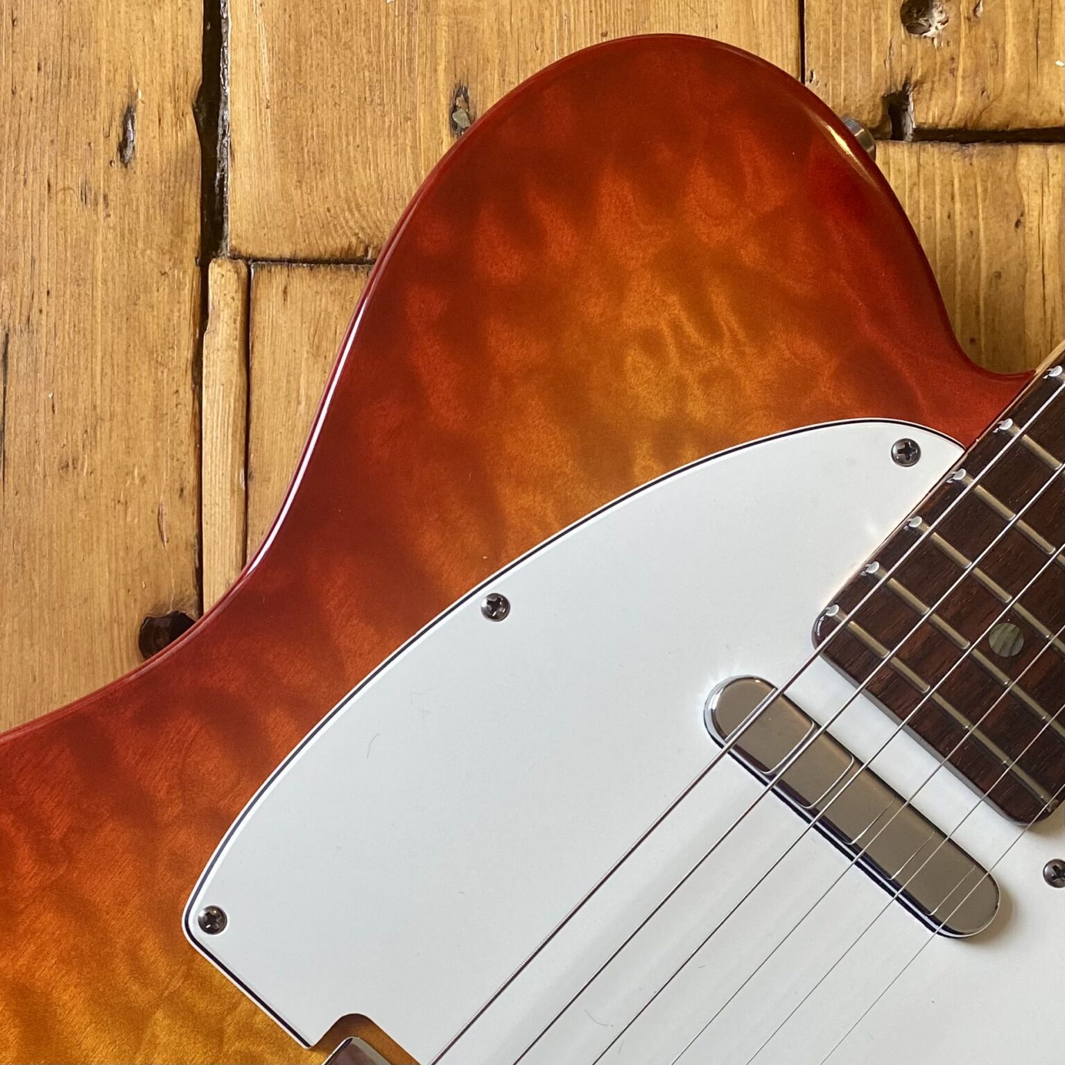 Fender Custom Shop Custom Deluxe Telecaster AAA Quilt Top Light Flame 