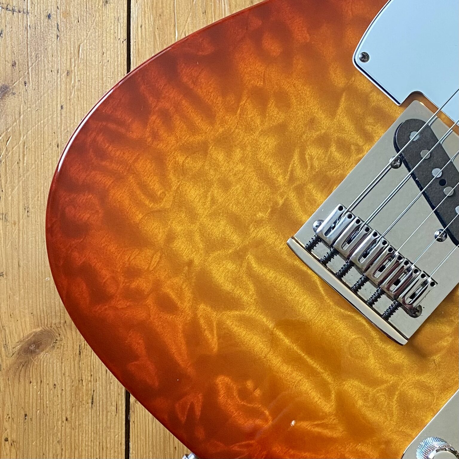 Fender Custom Shop Custom Deluxe Telecaster AAA Quilt Top Light Flame 